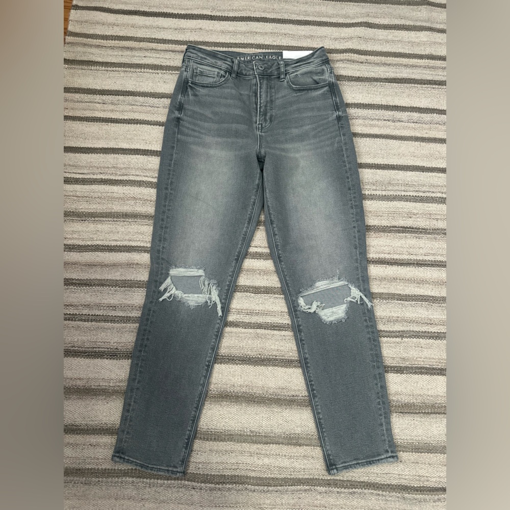 American Eagle Outfitters Gray Distressed MOM JEANS